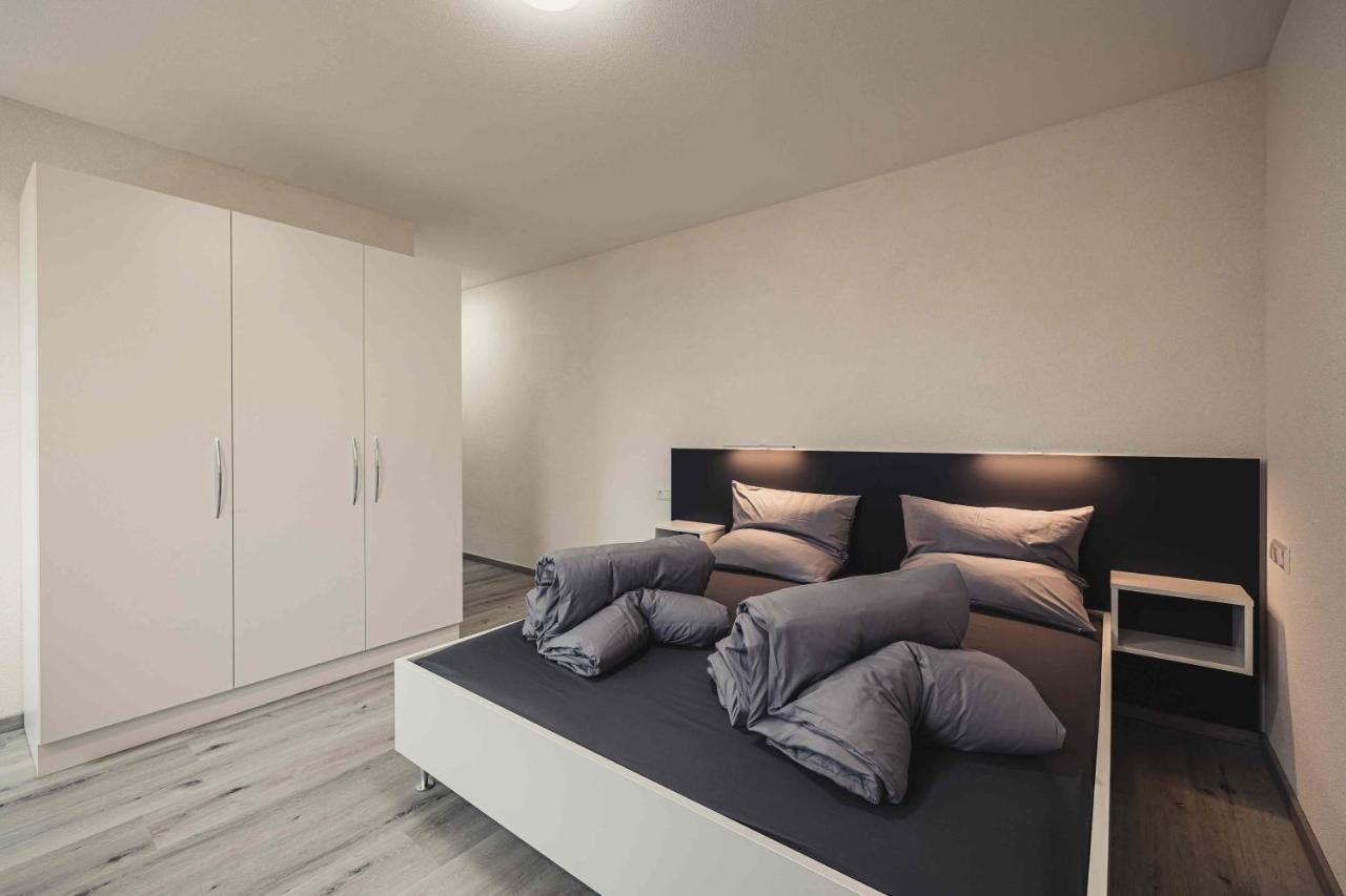 Ferienwohnungen Und Boardinghouse Heimbach In Renchen Luaran gambar